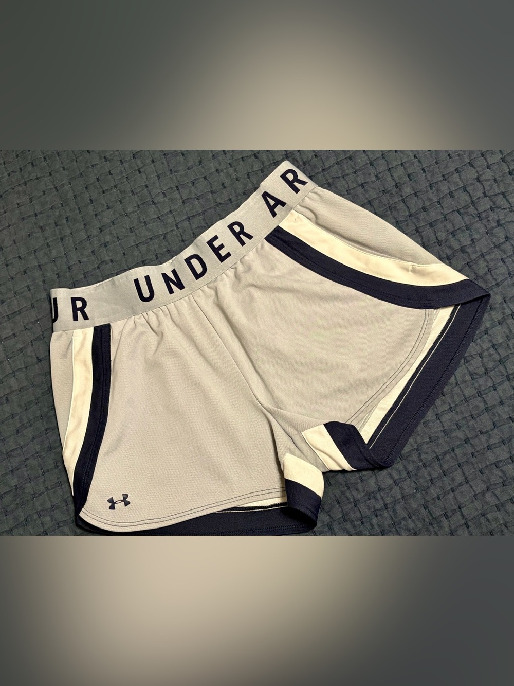 Under Armour Women’s Athletic Running Shorts Size M White Navy Trim
